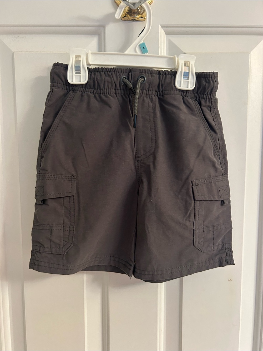 NWT-Boys First Wave Gray Cargo Shorts